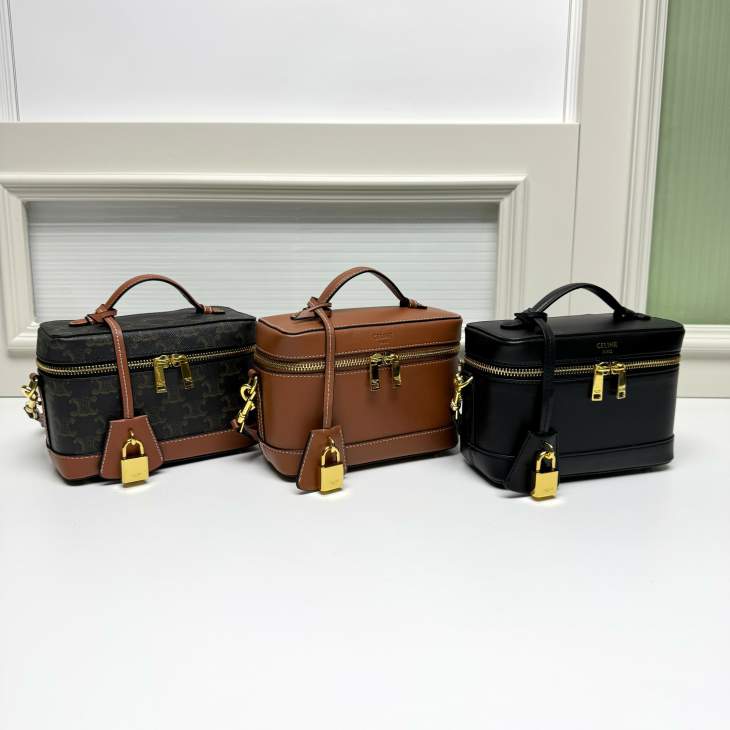 Picture of Celine Handbags _SKUfw225667070fw